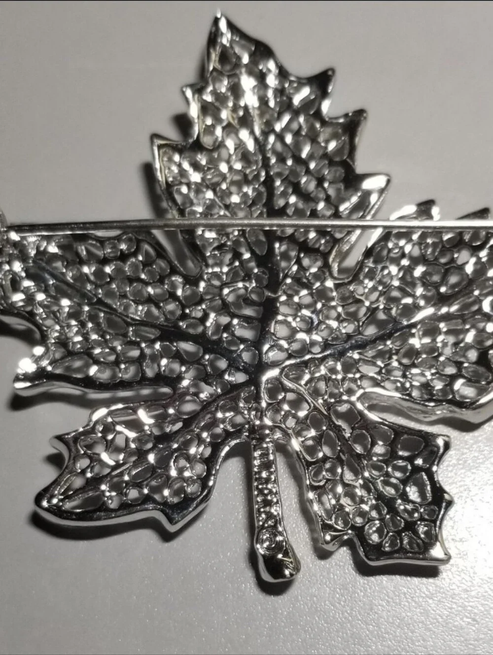 Vintage Sarah Coventry Summer Frost 1966 Silvertone Filigree Maple Leaf Brooch